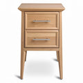 **Moderne nachttafel met twee lades van licht hout**